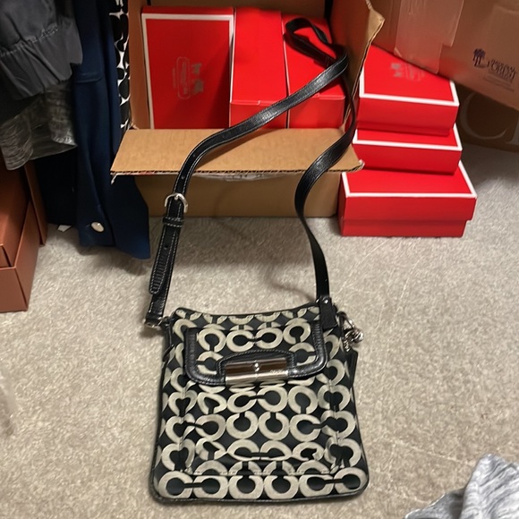 Coach signature cc crossbody bag black embossed leather. Cute detailing. used - Picture 3 of 8